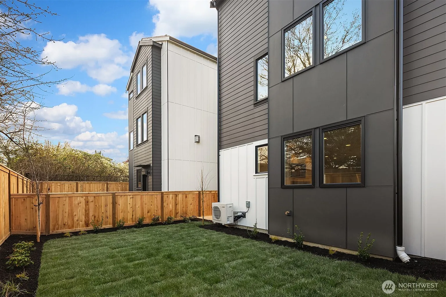7122 44th Avenue S photo 1