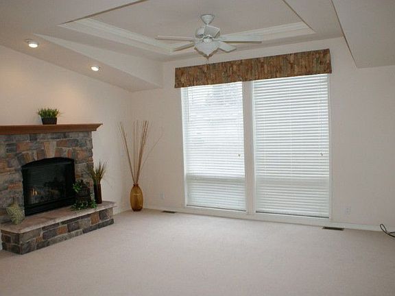 3rd image of 21619 SE 272nd Ln