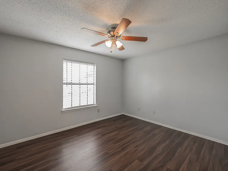 422 Signal Hill Ct N — Photo 19