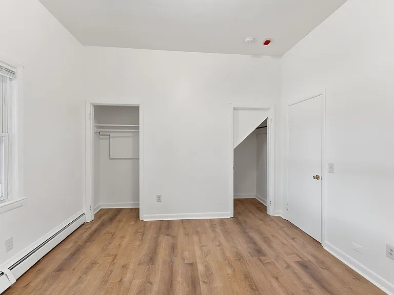 85 Parade St #1R — Photo 4