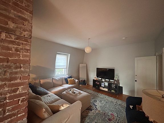 2nd image of 29 E Manning St #3