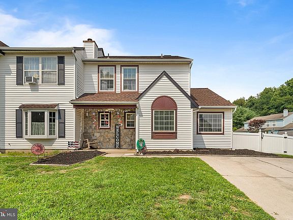 2nd image of 332 Stonehouse Ln