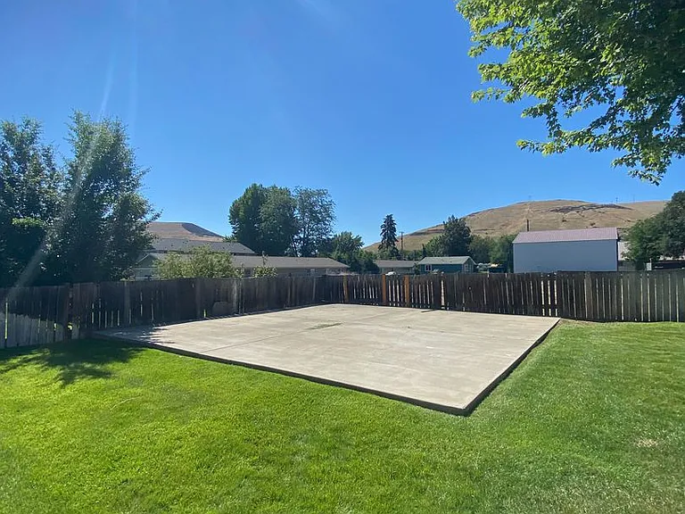 310 Pleasant Ave — Photo 9