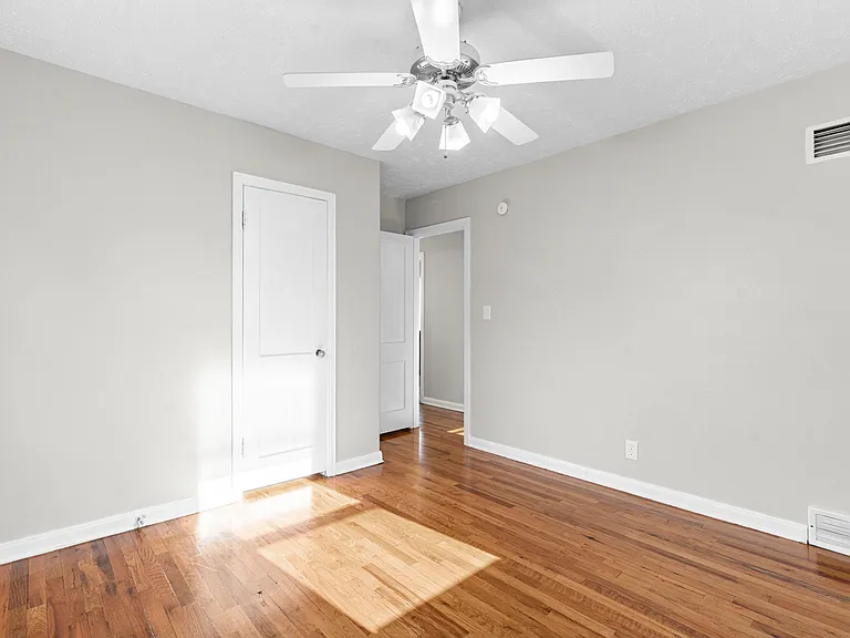 3927 Gold St — Photo 7