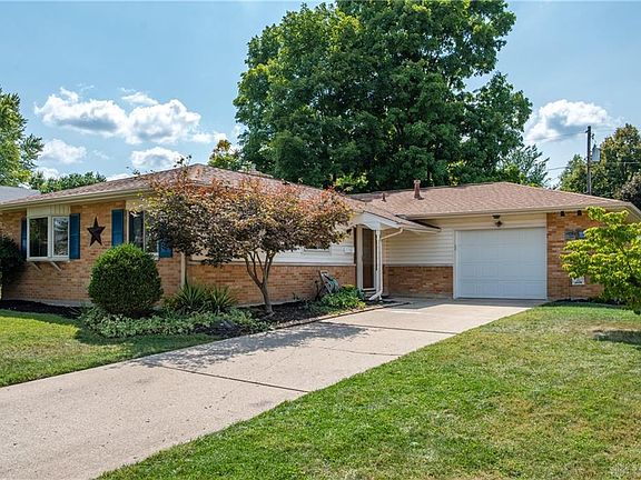 5th image of 813 Twin Oaks Dr