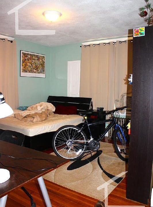 2nd image of 150 Strathmore Rd #2TT