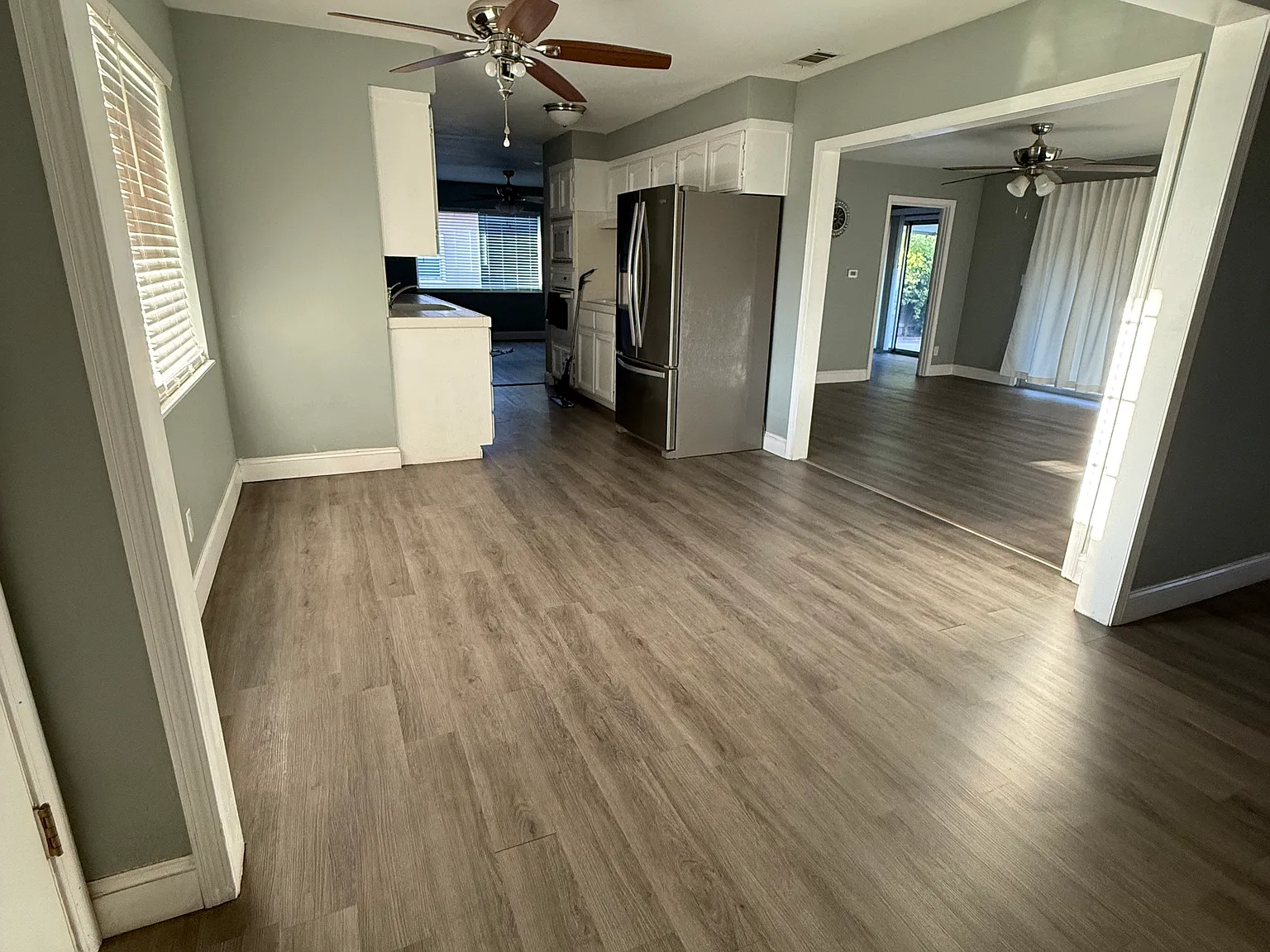 3 bed, 1394 sqft, $2,600 — Photo 2