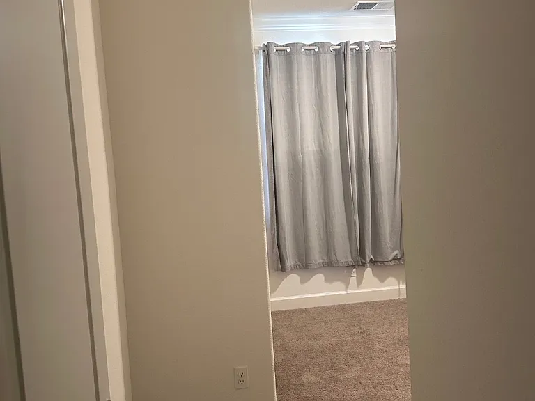 660 Headley Ln — Photo 2