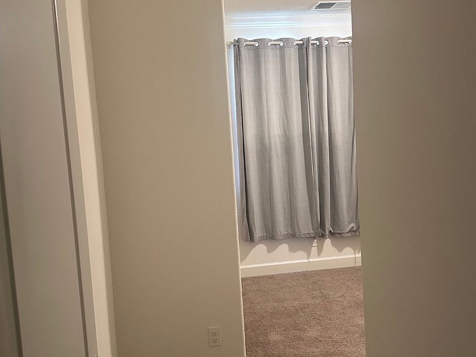 2nd image of 660 Headley Ln