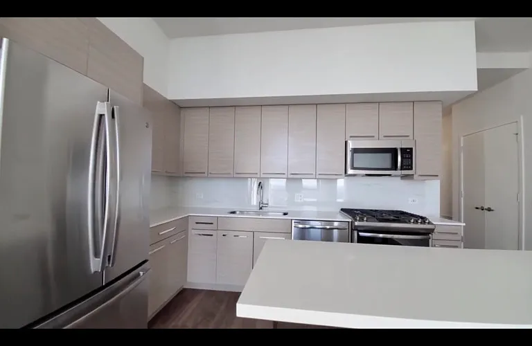1 N Halsted St — Photo 2