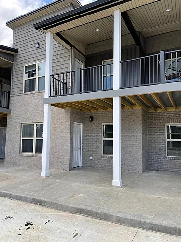 90 Court Yard Ln #7 Photo 1