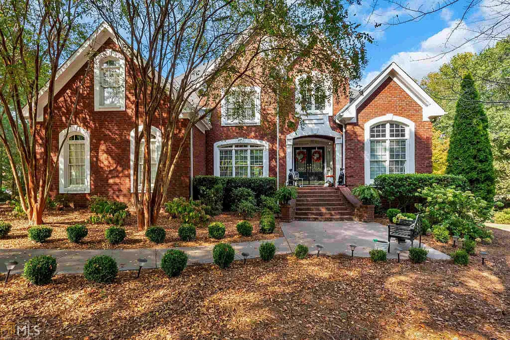 35 Saint Ives Cir photo 1