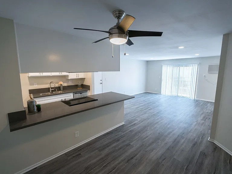 2039 North Las Palmas Ave — Photo 42