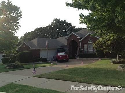 1st image of 989 Regency Dr