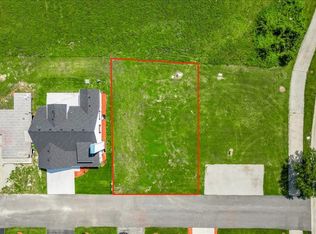 2076 Waters Edge Dr, Minooka, IL 60447