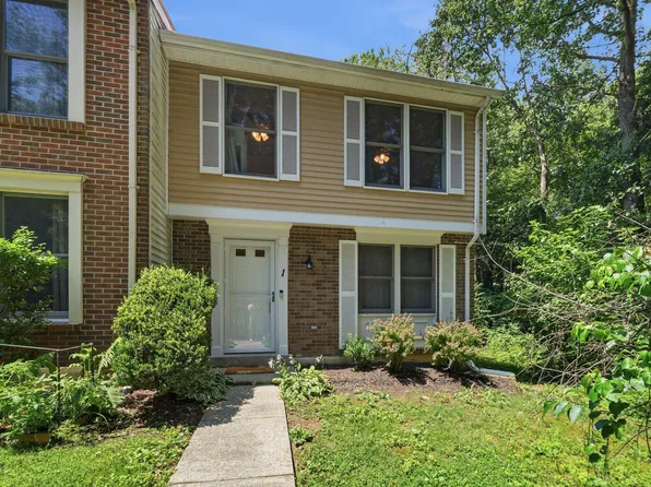 1 Cross Ridge Ct, Germantown, MD 20874