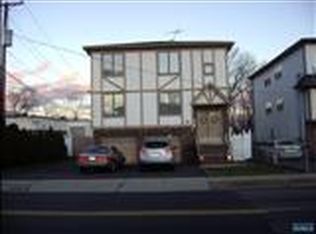 1 Elmwood Dr, Elmwood Park, NJ 07407
