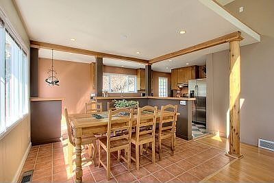8-person dining room and Kitchen