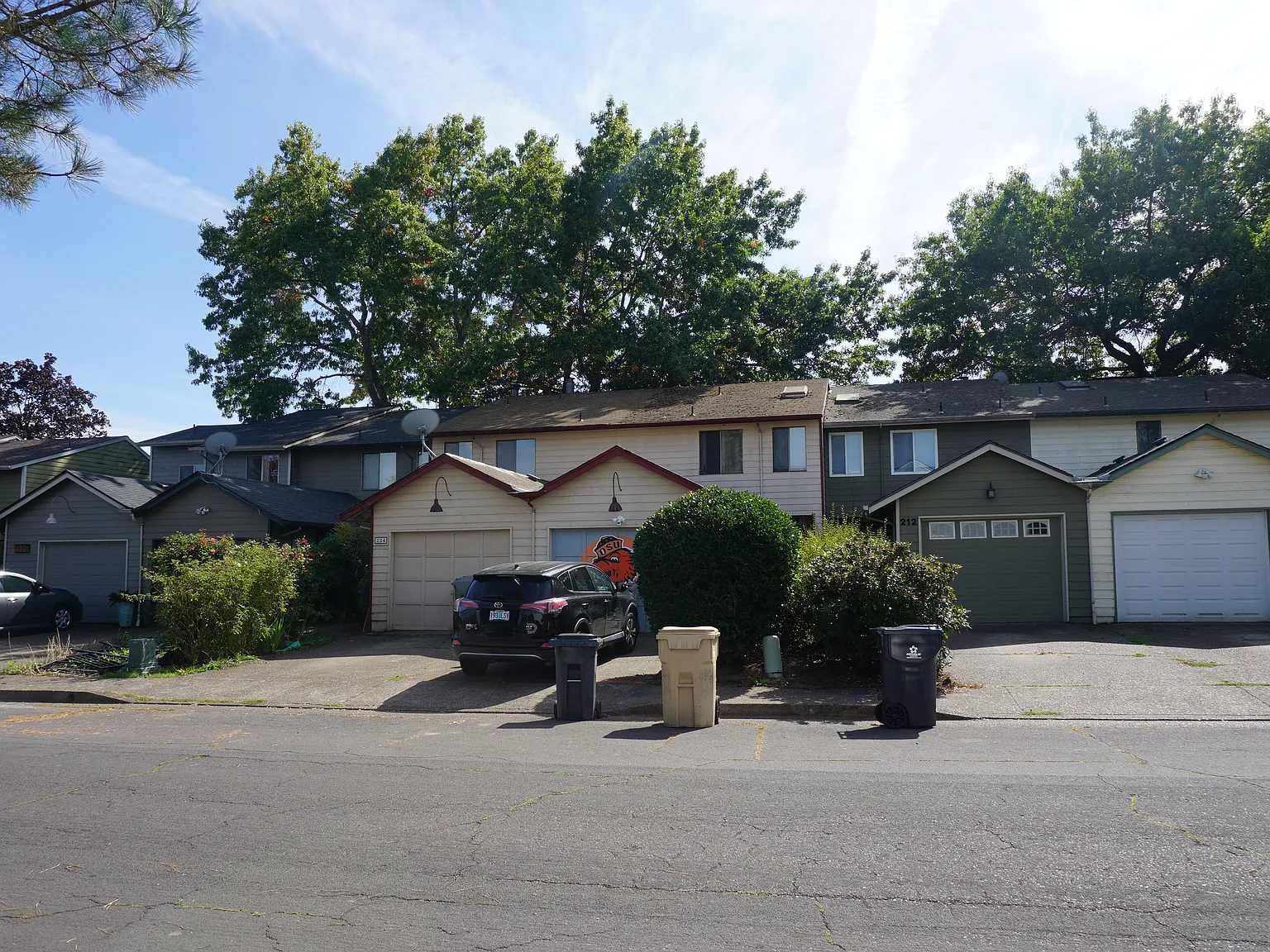 2 bed, 1.5 bath, 1205 sqft, $1,595 — Photo 1