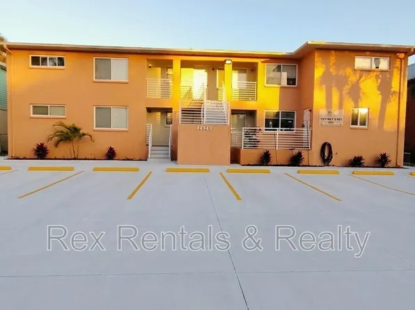 2820 Dupont St S APT 201, Gulfport, FL 33707
