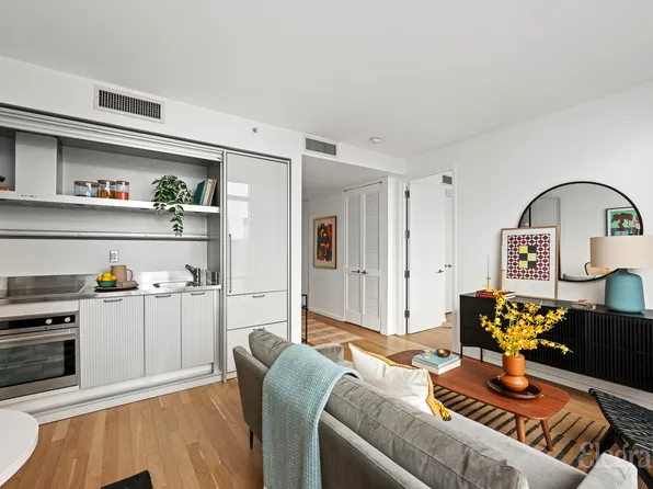 18 West 48th Street image 10 of 34