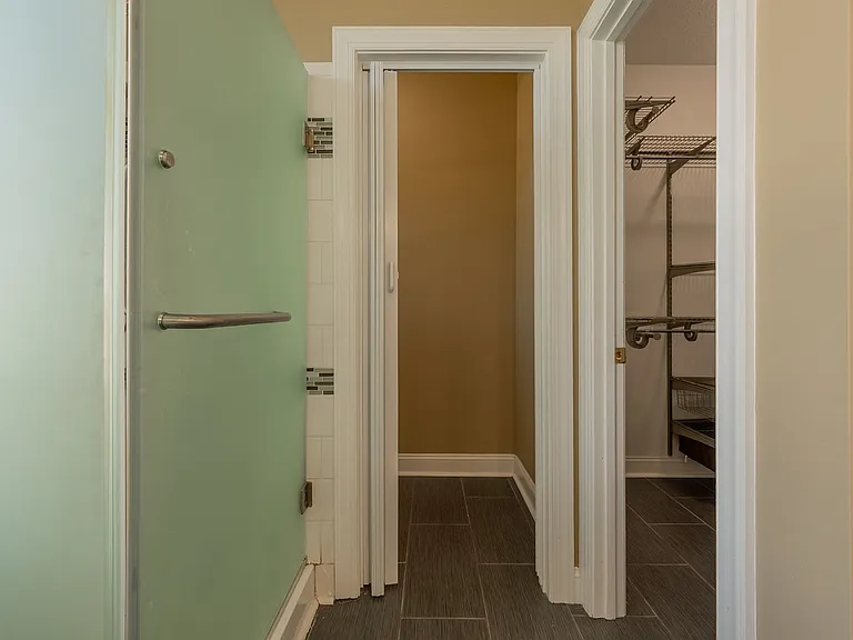 1701 Stratford View Dr — Photo 37