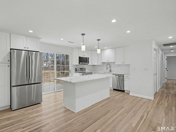 4th image of 12 Rustic Lane