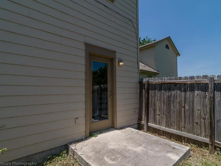 6319 Parliament Dr #B — Photo 20