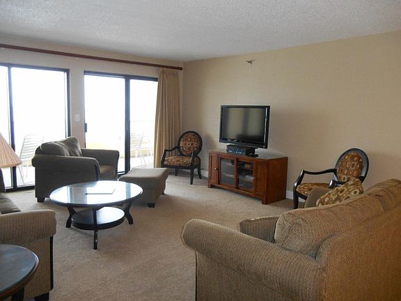 5th image of 554 Coral Ct Unit 711