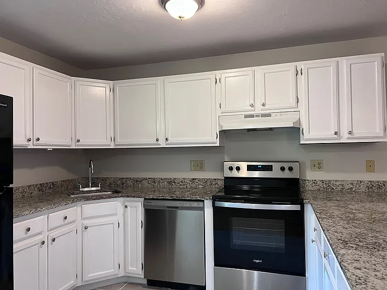 70 Edgeworth St #16 — Photo 4