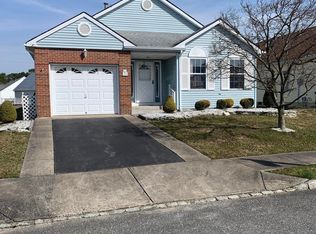 38 Portsmouth Dr, Toms River, NJ 08757