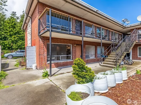 748 S Cloverdale Street Unit 6, Seattle, WA 98108
