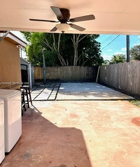 720 N 64th Ave — Photo 25