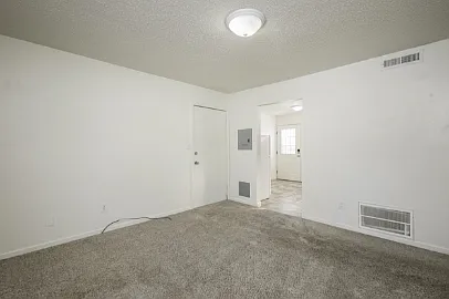 107 W Workman St #A — Photo 5