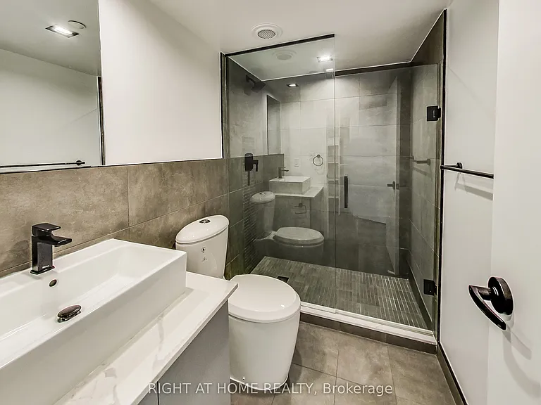 1602 Queen St E #PENTHOUSE — Photo 20