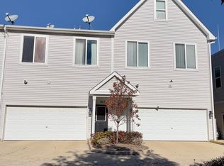 1675 Town Center St #1675, Aurora, IL 60504