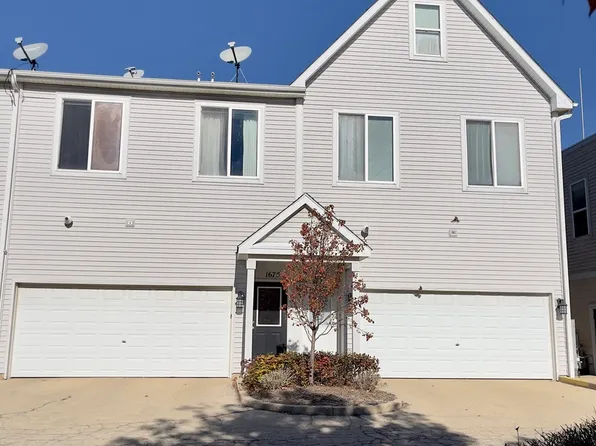1675 Town Center St #1675, Aurora, IL 60504