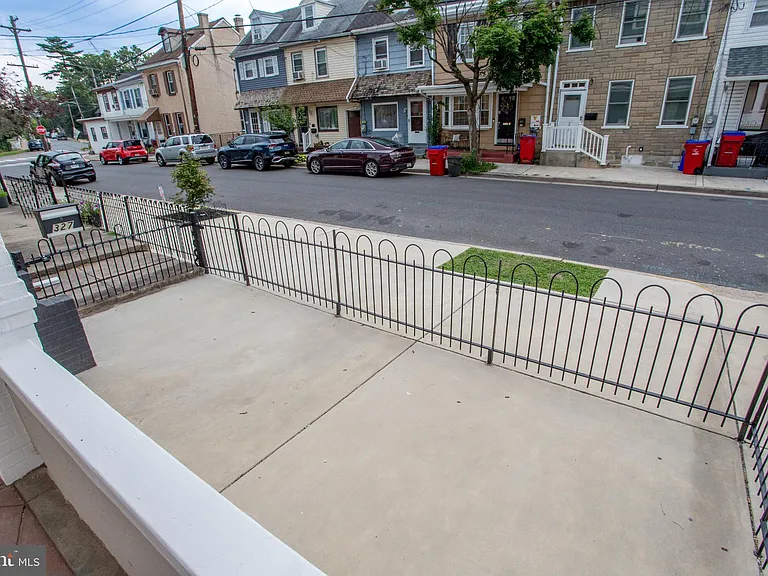 327 Wood St — Photo 81