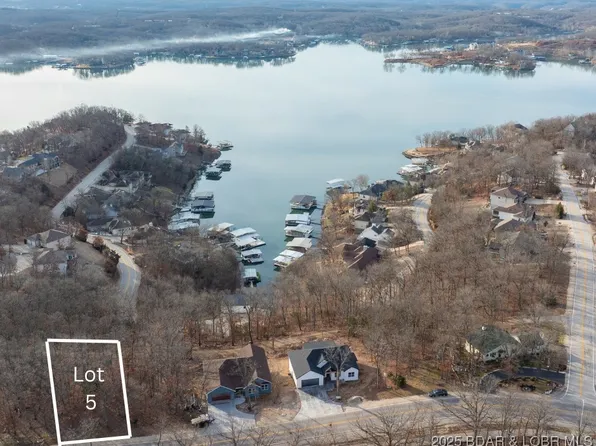 5 Horseshoe Bend Pkwy, Lake Ozark, MO 65049