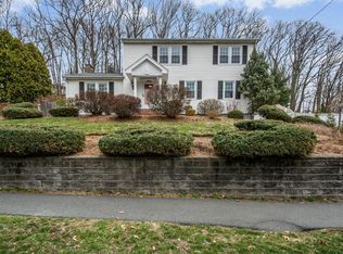 17 Old Brook Rd, Shrewsbury, MA 01545