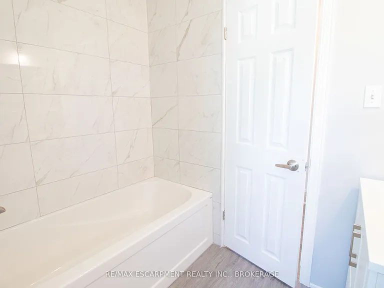 98 James St E #1 — Photo 17