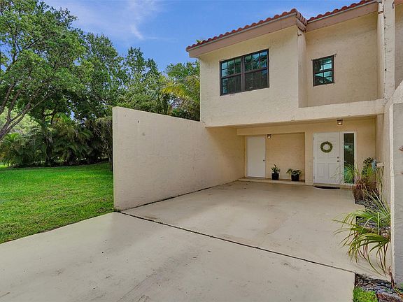 3rd image of 143 NW 45th Avenue #1