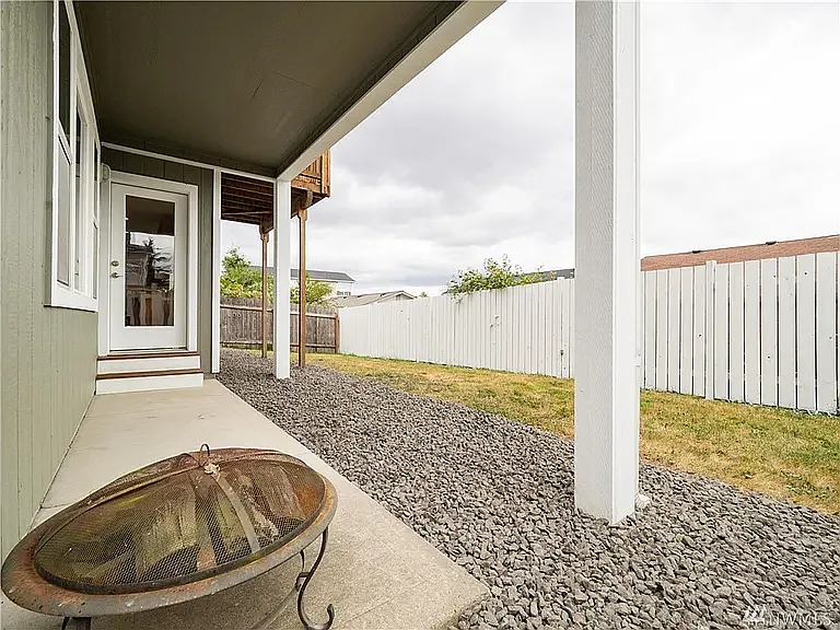 1216 Humphrey Ave W — Photo 17