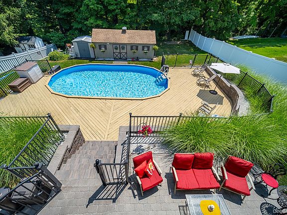 4th image of 3 Arlington Drive