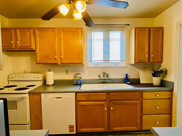 6406 Kensington Ave — Photo 13
