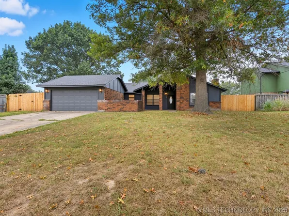 303 E Gawf Rd, Muskogee, OK 74403