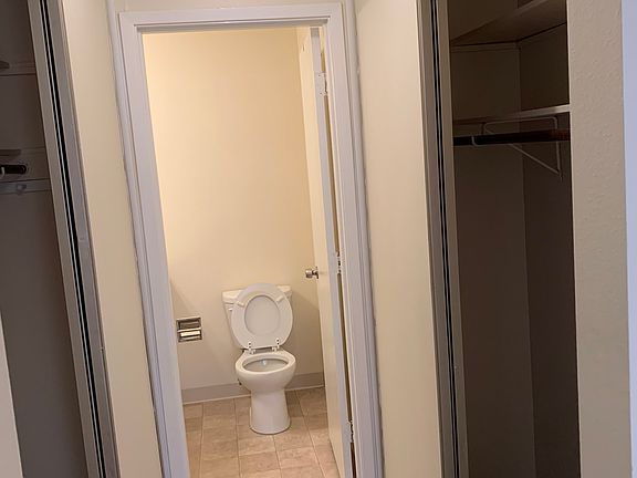 5th image of 2509 Judah St APT 102