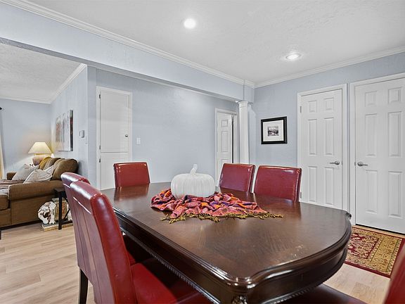 5th image of 211 Meadow Rd