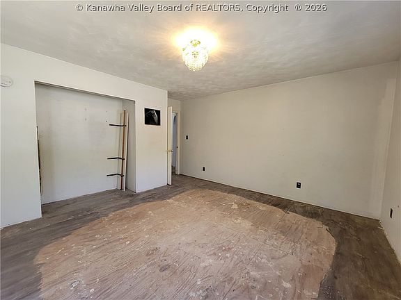 5th image of 118 Lude Rd