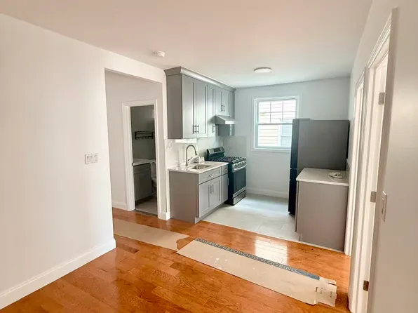 (undisclosed Address), Maspeth, NY 11378